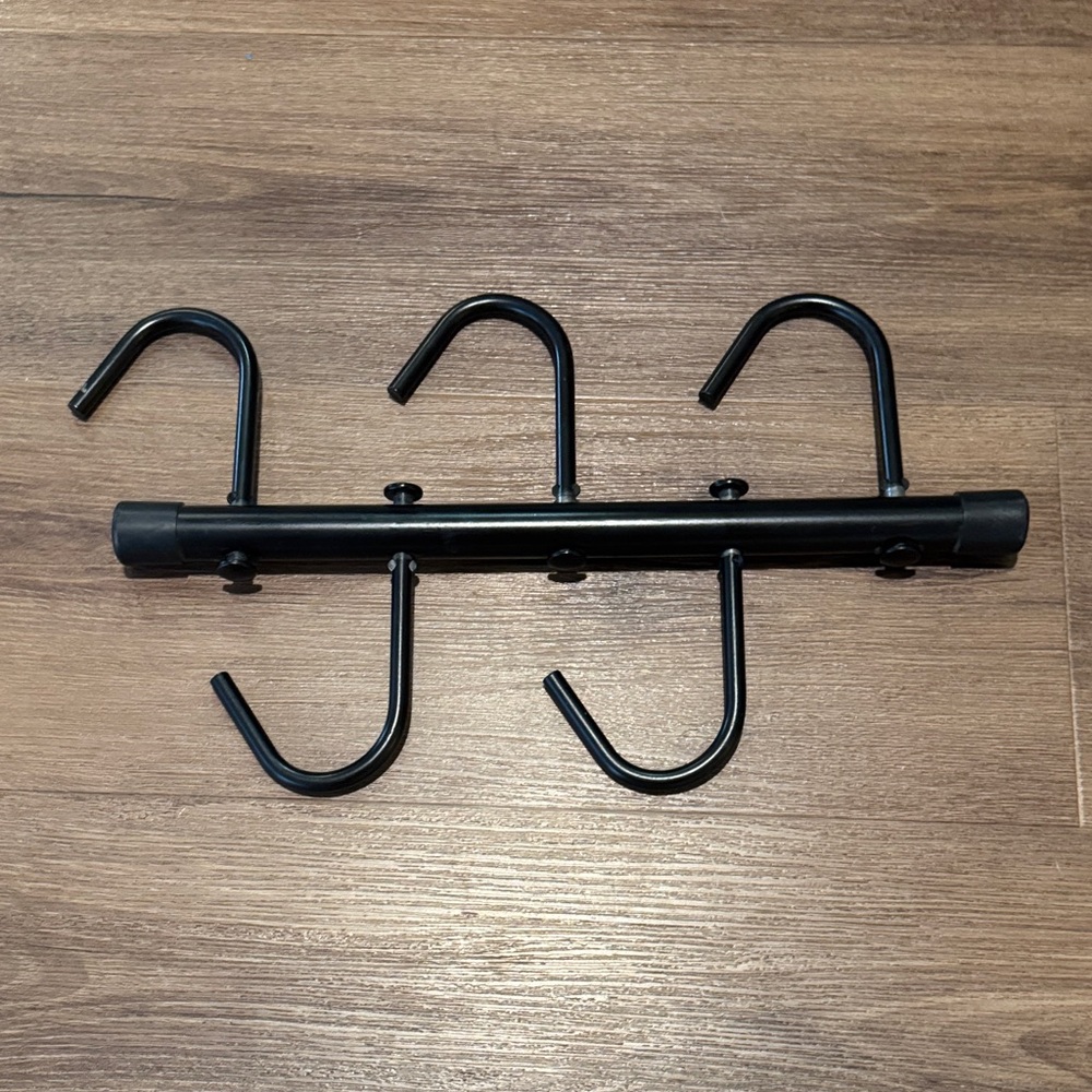 🐴 Portable tack rack with swivel hooks. 🐴 - Picture 4 of 4